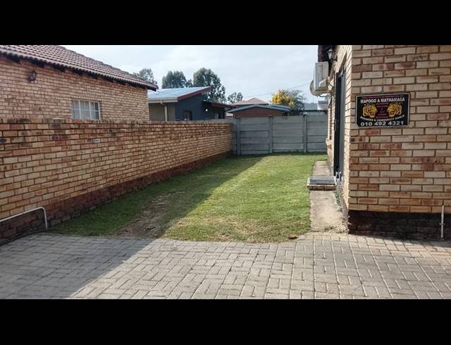 2 BEDROOM TOWNHOUSE FOR SALE IN ROBIN PARK